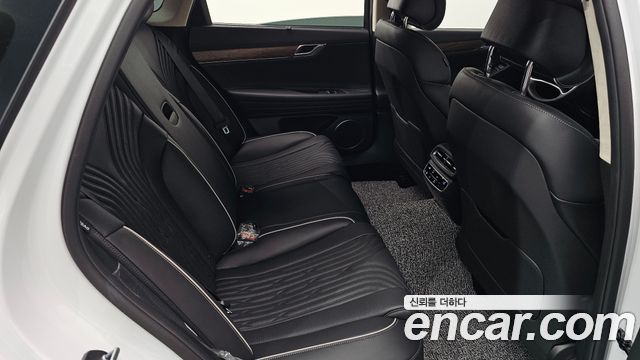 Genesis G80 Gasoline 2.5 Turbo AWD — photo 1 of 30