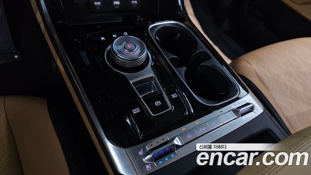 Kia Canival Diesel 9-Seater Noblesse — photo 1 of 20