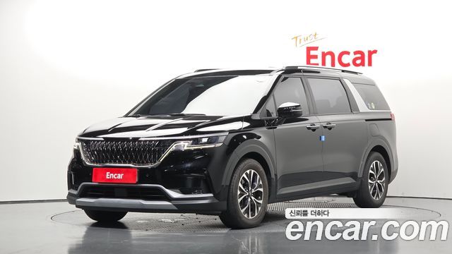 Kia Canival Diesel 9-Seater Prestige — photo 1 of 31