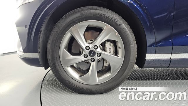 Genesis GV70 2.5T Gasoline 2WD — photo 1 of 32
