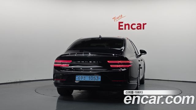 Genesis G80 e-AWD — photo 1 of 35