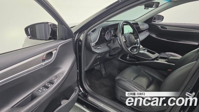 Hyundai Grandeur 2.5 — photo 1 of 32