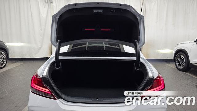 Genesis G70 3.3T Sport — photo 1 of 36