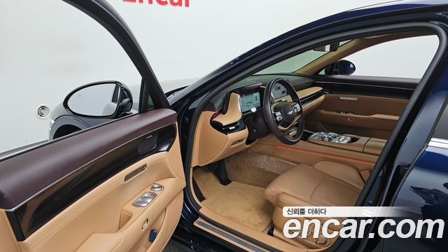 Genesis G90 Gasoline 3.5 Turbo AWD — photo 1 of 39