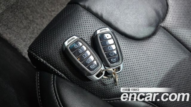 Hyundai Santafe Diesel 2.0 2WD — photo 1 of 30