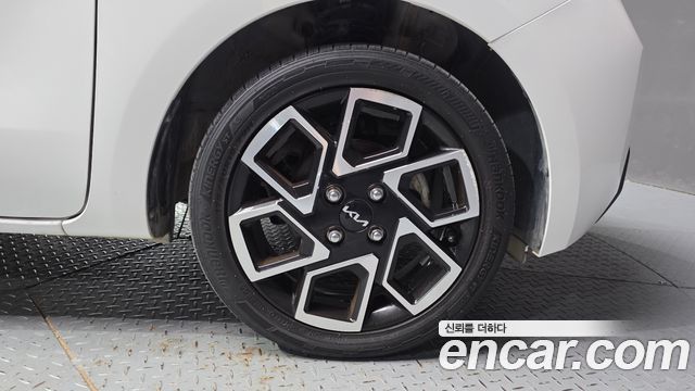 Kia RAY Prestige — photo 1 of 29