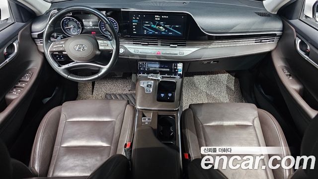 Hyundai Grandeur 3.0 LPi Rent Car — photo 1 of 32