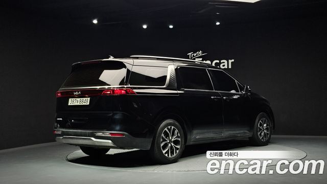 Kia Canival Diesel 9-Seater Noblesse — photo 1 of 20