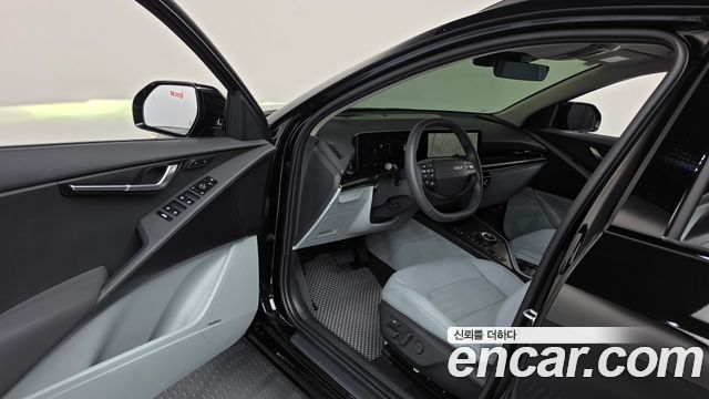Kia Niro SIgnature — photo 1 of 36
