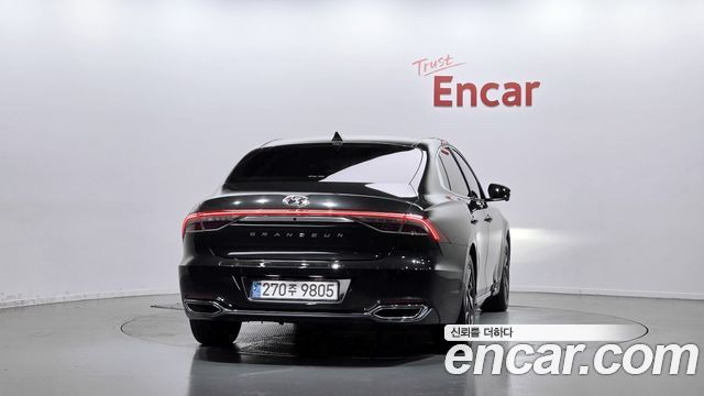 Hyundai Grandeur Exclusive — photo 1 of 31