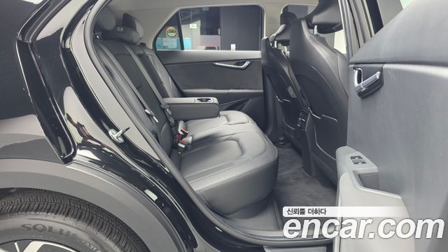 Kia Niro Air — photo 1 of 33