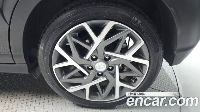 Hyundai Kona Premium Special — photo 1 of 33