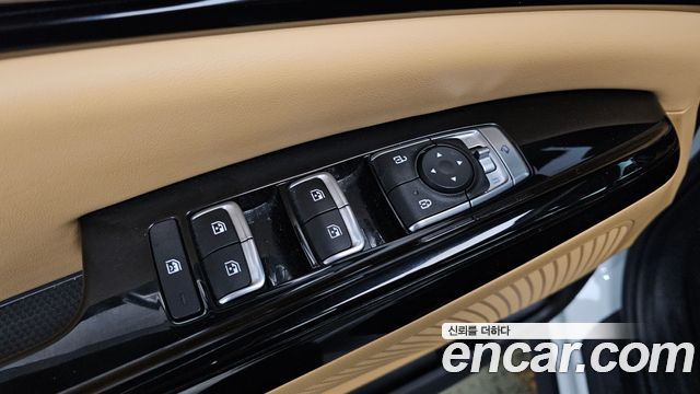 Kia Canival Diesel 9-Seater Noblesse — photo 1 of 32