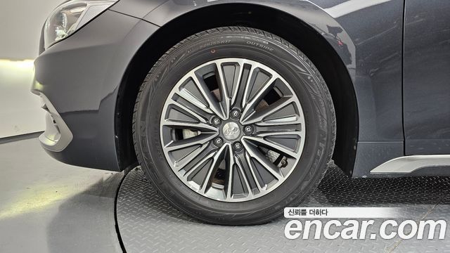 Hyundai Grandeur Exclusive — photo 1 of 36