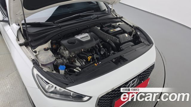 Hyundai i30 1.6 Turbo — photo 1 of 27