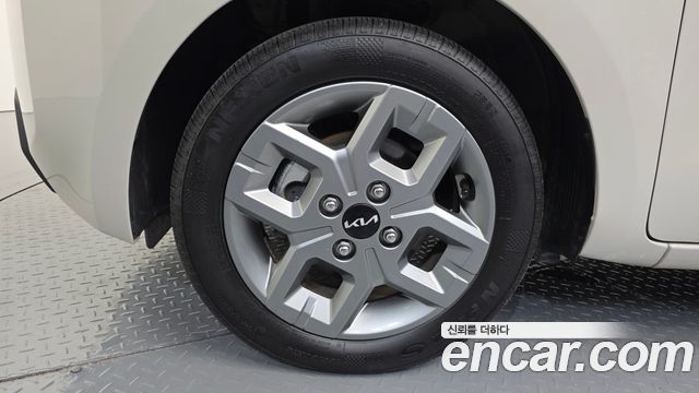 Kia RAY Prestige — photo 1 of 30