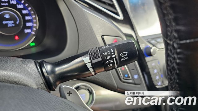 Hyundai i40 1.7 VGT — photo 1 of 19