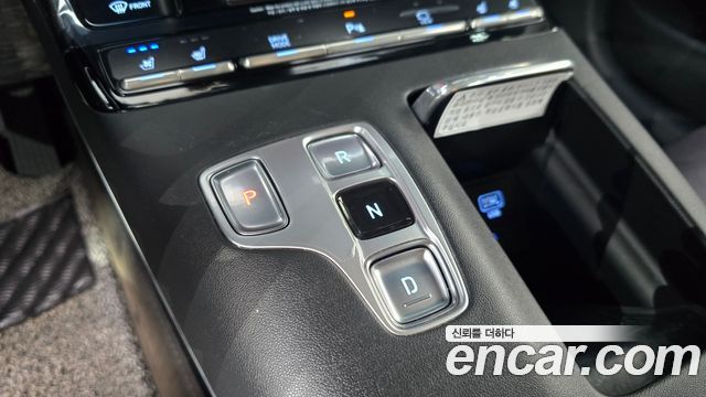 Hyundai Grandeur 2.5 — photo 1 of 20