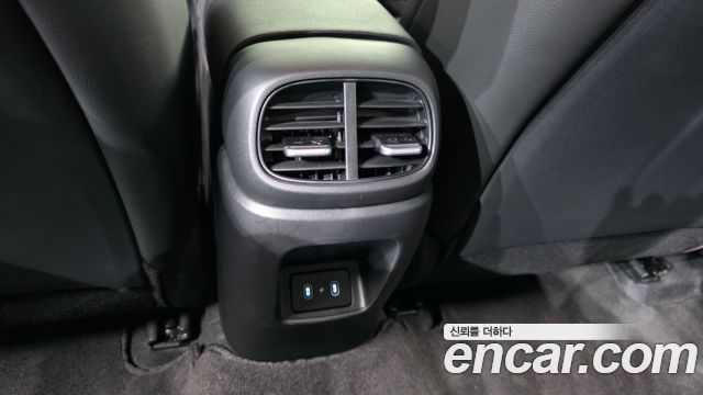 Hyundai AVANTE 1.6 — photo 1 of 32