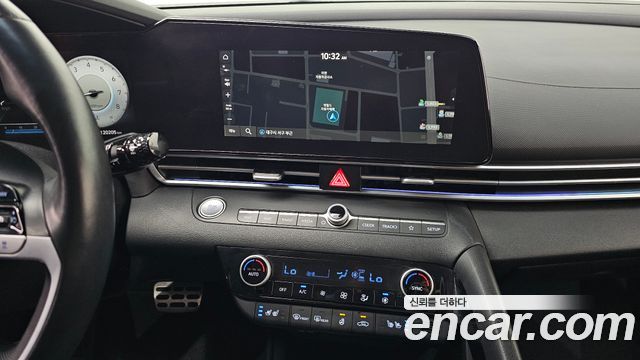 Hyundai AVANTE 1.6 — photo 1 of 30