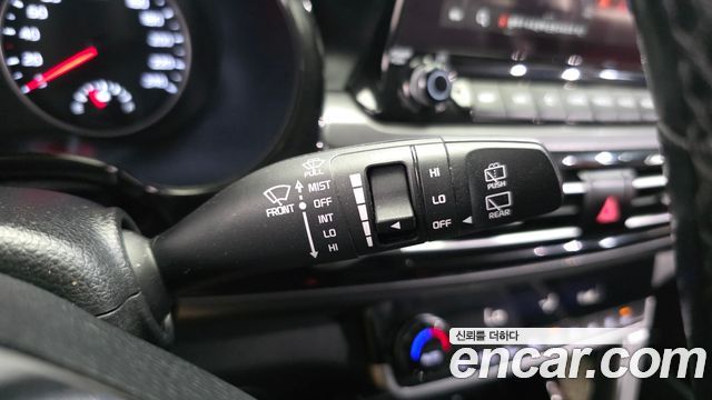 Kia Seltos Gasoline 1.6 Turbo 2WD — photo 1 of 31