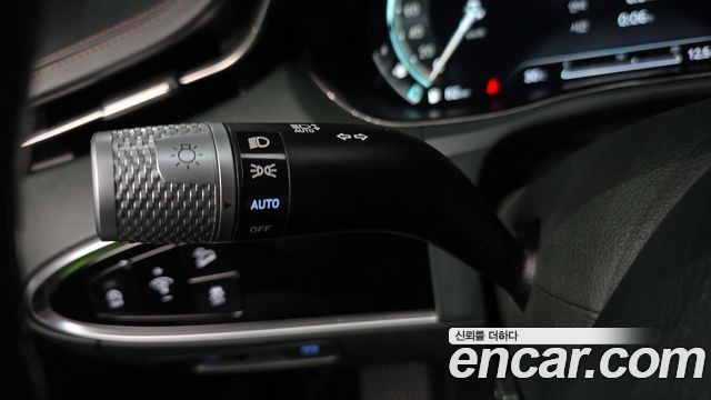 Genesis GV70 2.5T Gasoline AWD — photo 1 of 35
