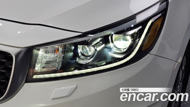 Kia Canival 9-seater Noblesse — photo 1 of 31