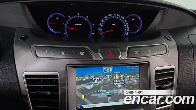 KG_Mobility_Ssangyong KORANDO 4WD RX 9-seater — photo 1 of 36