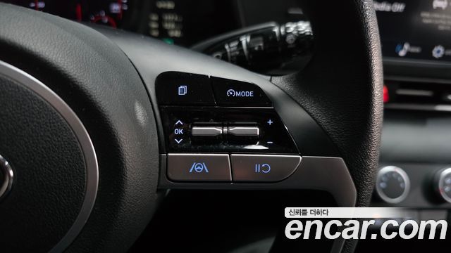 Hyundai AVANTE 1.6 — photo 1 of 31