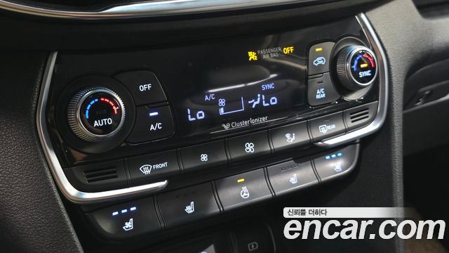 Hyundai Santafe Gasoline 2.0T 2WD — photo 1 of 31
