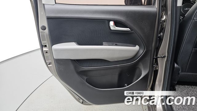 Kia RAY Signature — photo 1 of 31