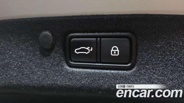 Hyundai Grandeur 2.5 — photo 1 of 20