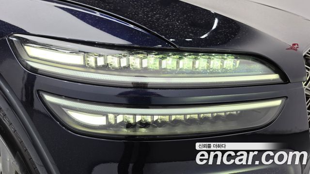 Genesis GV70 2.5T Gasoline 2WD — photo 1 of 35