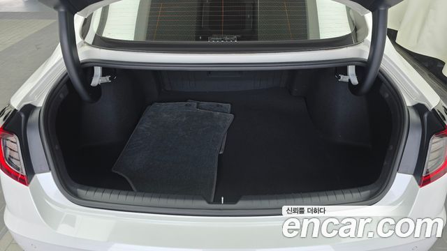 Hyundai Sonata 1.6 Turbo — photo 1 of 34