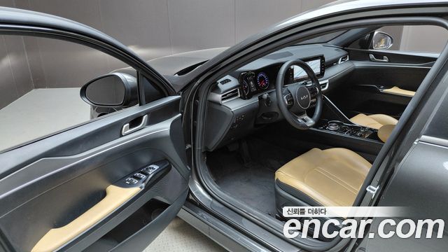 Kia K5 Prestige — photo 1 of 30