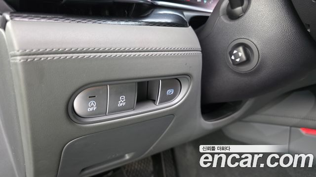 Genesis G90 Gasoline 3.5 Turbo AWD — photo 1 of 32