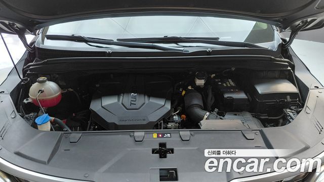 Kia Canival Diesel 9-Seater Signature — photo 1 of 33