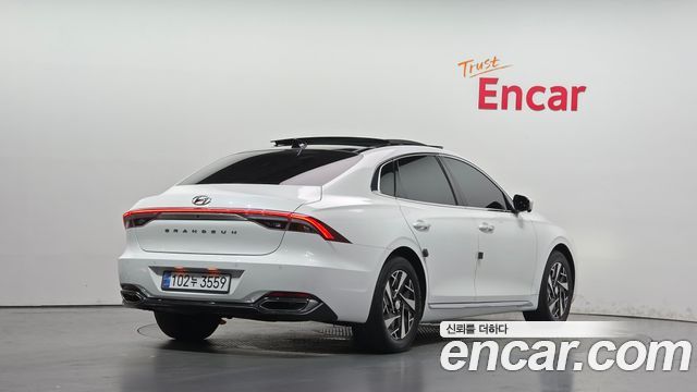 2022 Hyundai Grandeur Le Blanc, photograph 9