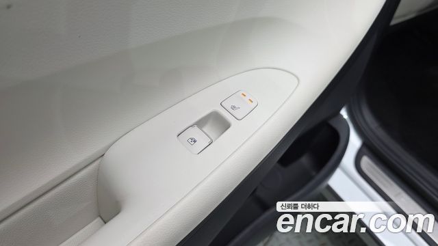 2022 Hyundai Grandeur Le Blanc, photograph 5