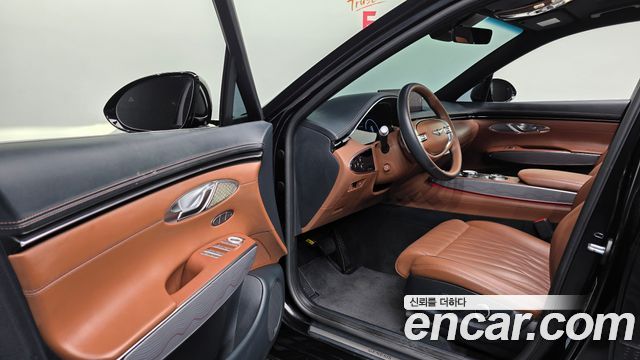 Genesis GV70 2.5T Gasoline AWD — photo 1 of 35