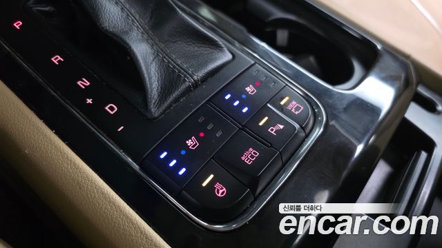 Kia Canival 9-Seater Noblesse Special — photo 1 of 40