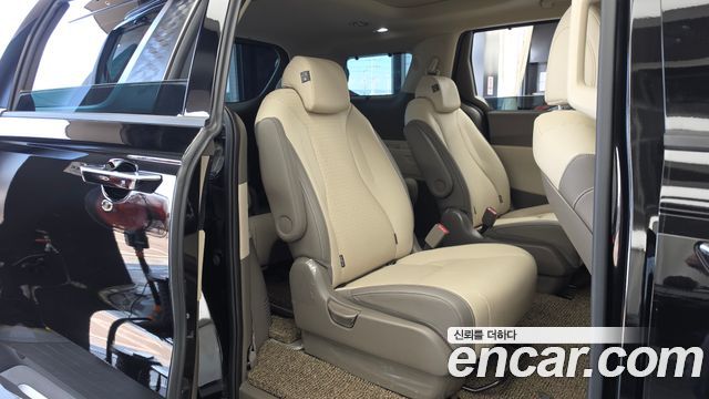 Kia Canival HEV 9seater Signature — photo 1 of 34