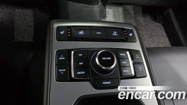 Genesis G80 2.2D — photo 1 of 20