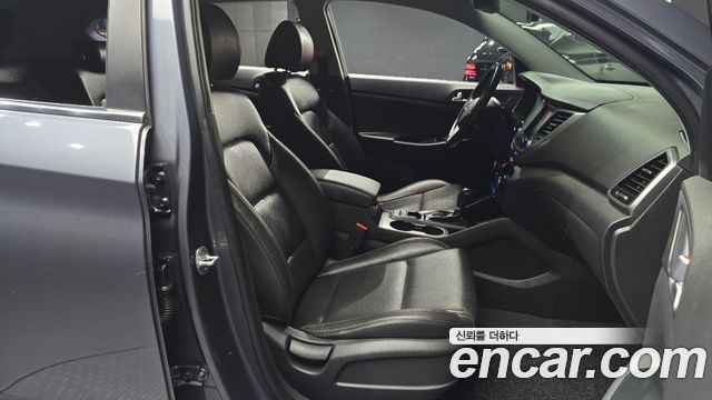 Hyundai Tucson Diesel 1.7 2WD — photo 1 of 30