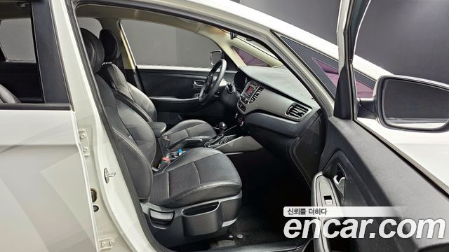 Kia Carens 1.7 VGT Trendy — photo 1 of 20