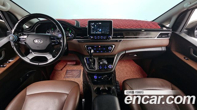 Hyundai Starex Urban 9-Seater — photo 1 of 20