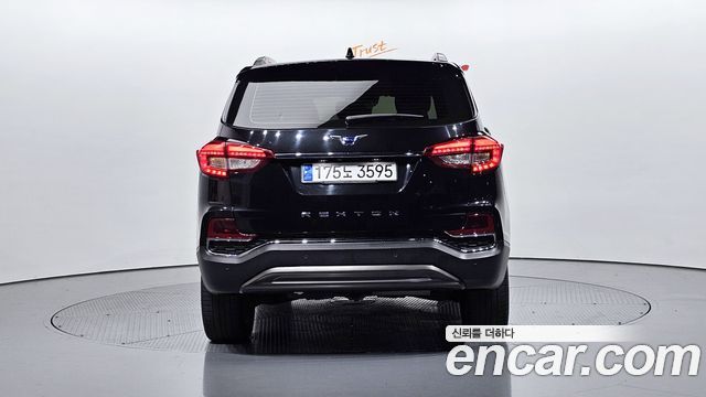 KG_Mobility_Ssangyong Rexton Diesel 2.2 2WD — photo 1 of 20