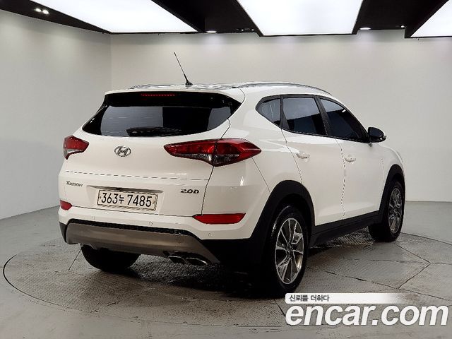 Hyundai Tucson Diesel 2.0 2WD — photo 1 of 20