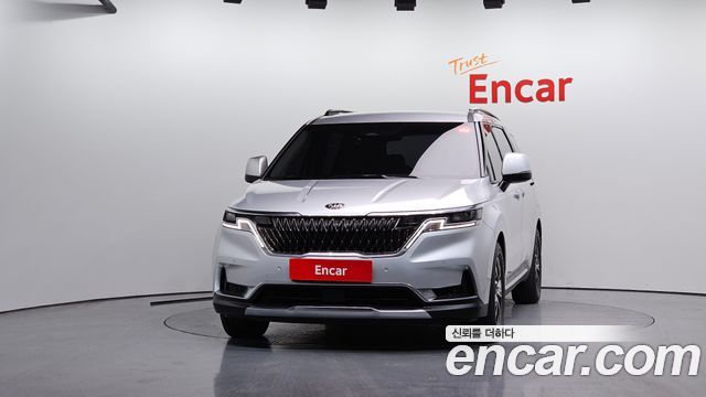 Kia Canival Diesel 11-Seater Noblesse — photo 1 of 20