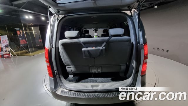 Hyundai Starex 11-Seater Wagon HVX — photo 1 of 20